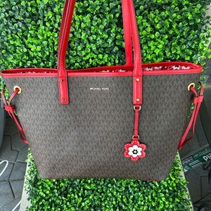 * Michael Kors Purse * (Carter) Interior: Flower Print